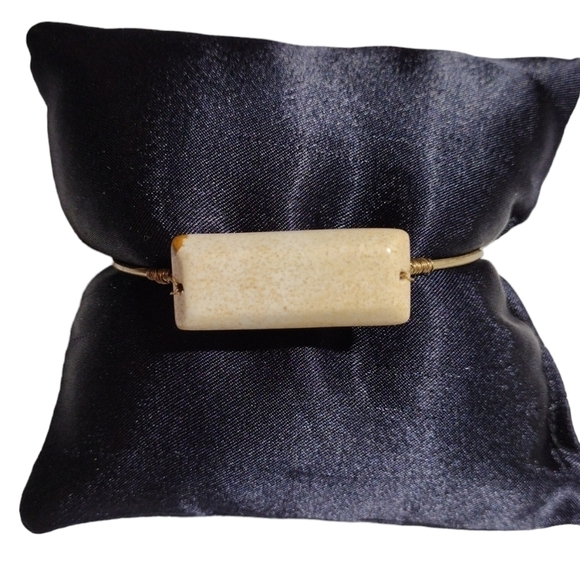 Semi Precious Stone Wire Bangle Bracelet NWOT - Picture 3 of 3